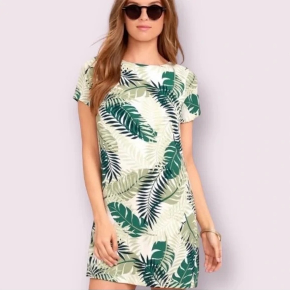 Lulus Give Me A Print Palm Leaf short sleeve mini shift  Dress size Small
